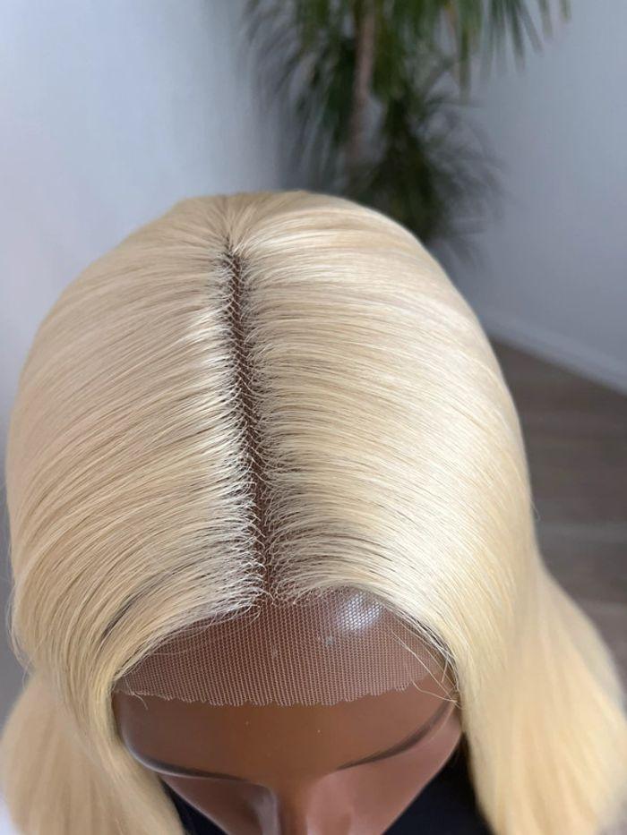 Perruque blonde lisse avec lace frontal - photo numéro 5