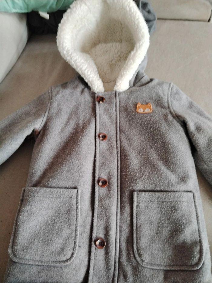 Manteau gris a capuche - photo numéro 1