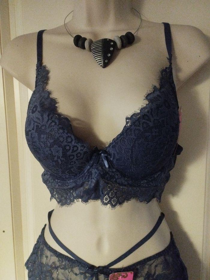 Ensemble de lingerie neuf avec bleu jean avec armatures et rembourrage 95C  XL pour le bas - photo numéro 2