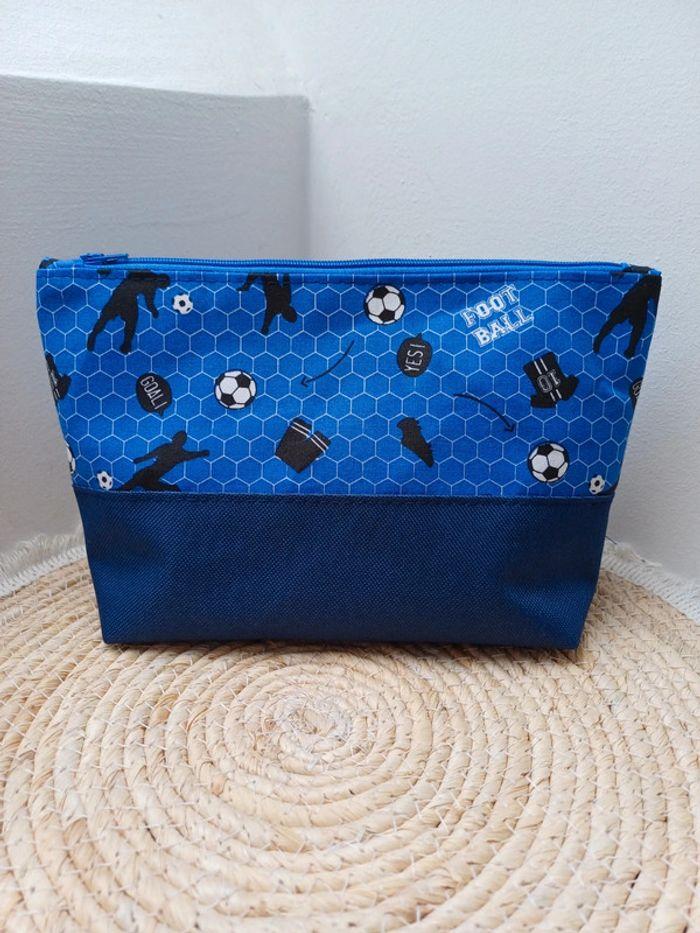 Trousse bleue thème Football - photo numéro 1