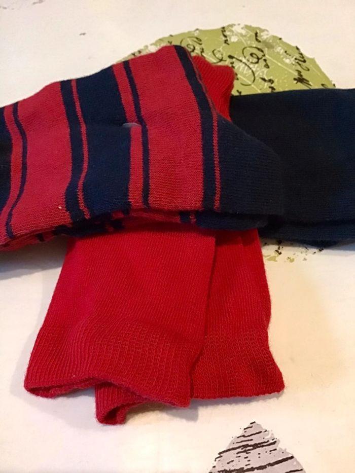 3 paires de chaussettes garçon taille 31/34 soit 10 ans marine et rouge - photo numéro 2