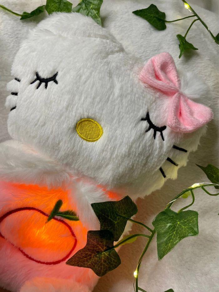 Peluche lumineuse Hello Kitty qui respire - photo numéro 4