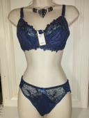 Ensemble de lingerie neuf bleu marine taille 95C 42