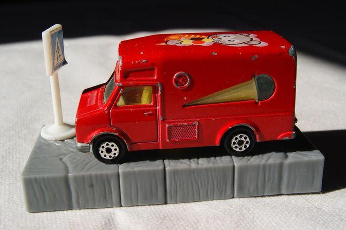 Majorette Ford E-350 fourgon glacier - photo numéro 1