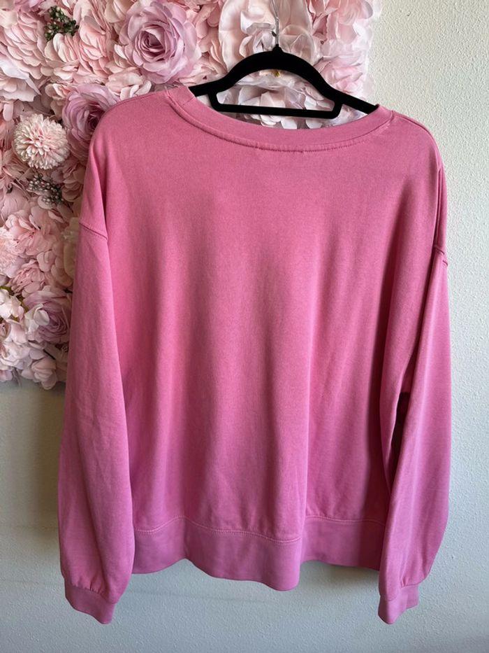 Sweat Camaïeu rose avec broderie Hola taille 40 - photo numéro 3