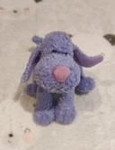 Peluche chien violet