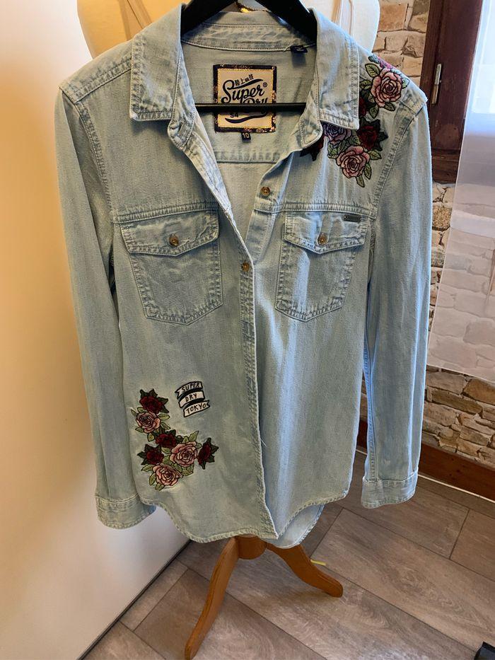 Chemise en jean bleu et roses brodées Superdry - photo numéro 1