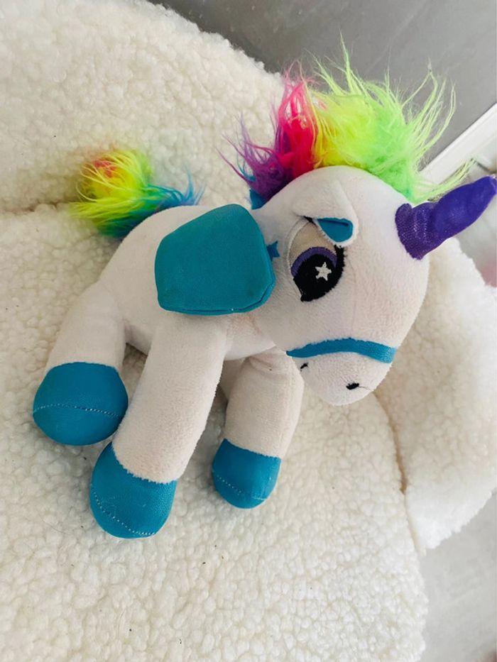 Peluche licorne multicolore - photo numéro 1