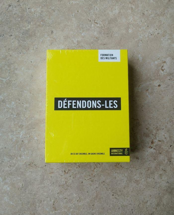 Jeu de société neuf sous blister Défendons-les  sur les droits humains - photo numéro 1