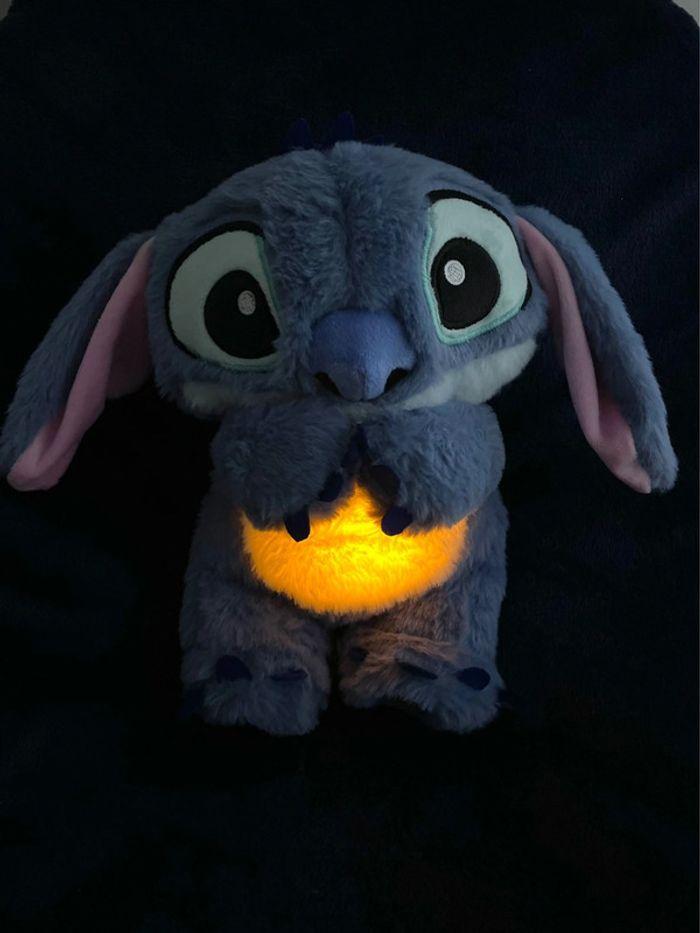 Peluche lumineuse Disney Stitch qui respire 🩵 - photo numéro 6