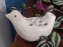 Colombe Pique Fleurs En Porcelaine Blanche