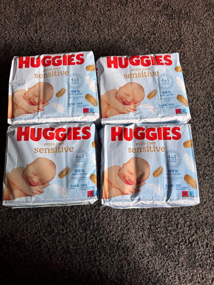 Lot de 12 paquets de lingettes Huggies extra care sensitive - photo numéro 1