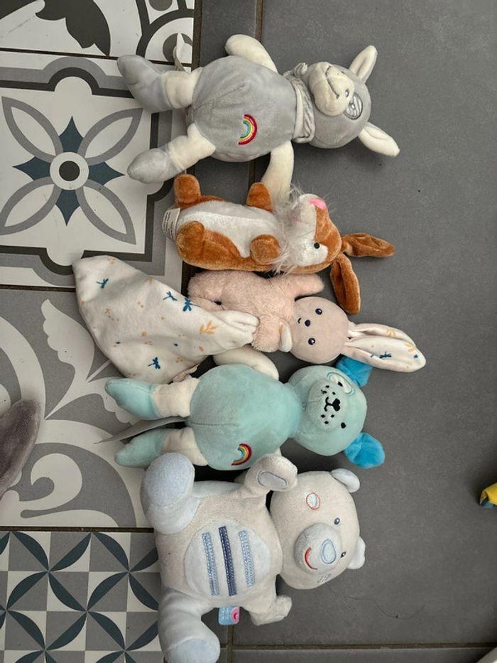 Lot de peluches - photo numéro 1