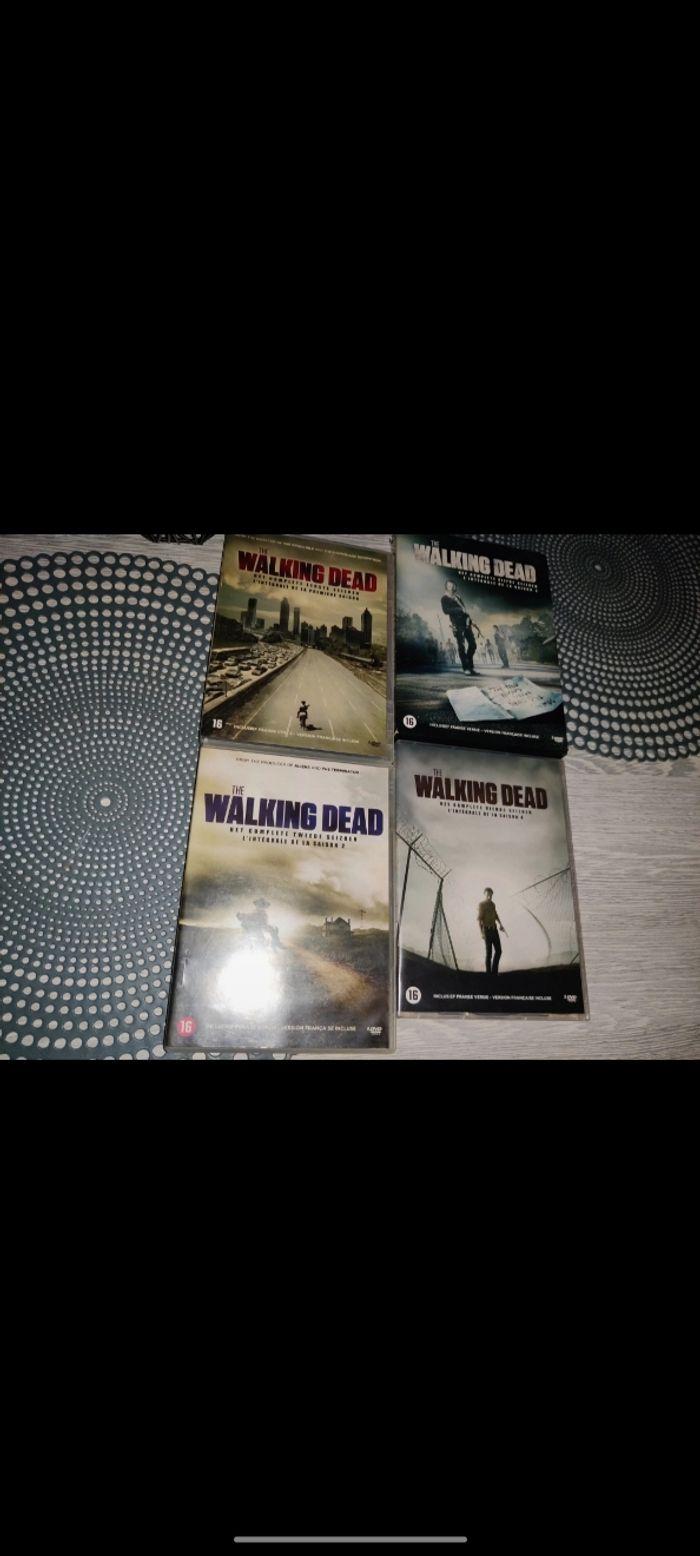 Lot de DVD The Walking Dead - photo numéro 1