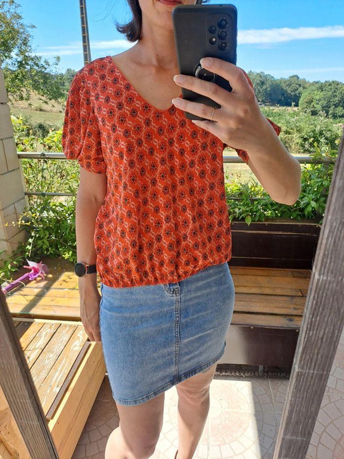 Blouse manches courtes col en V effet boule orange à motif Marque cache cache taille S - photo numéro 1