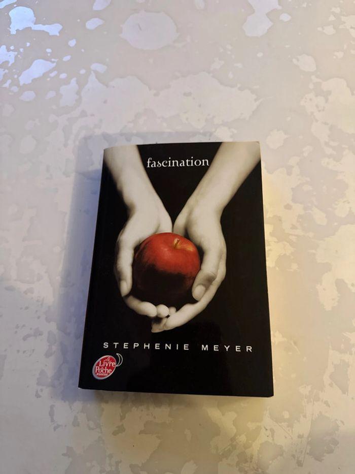 Livre twilight - tome 1 - fascination - stephenie meyer - photo numéro 1