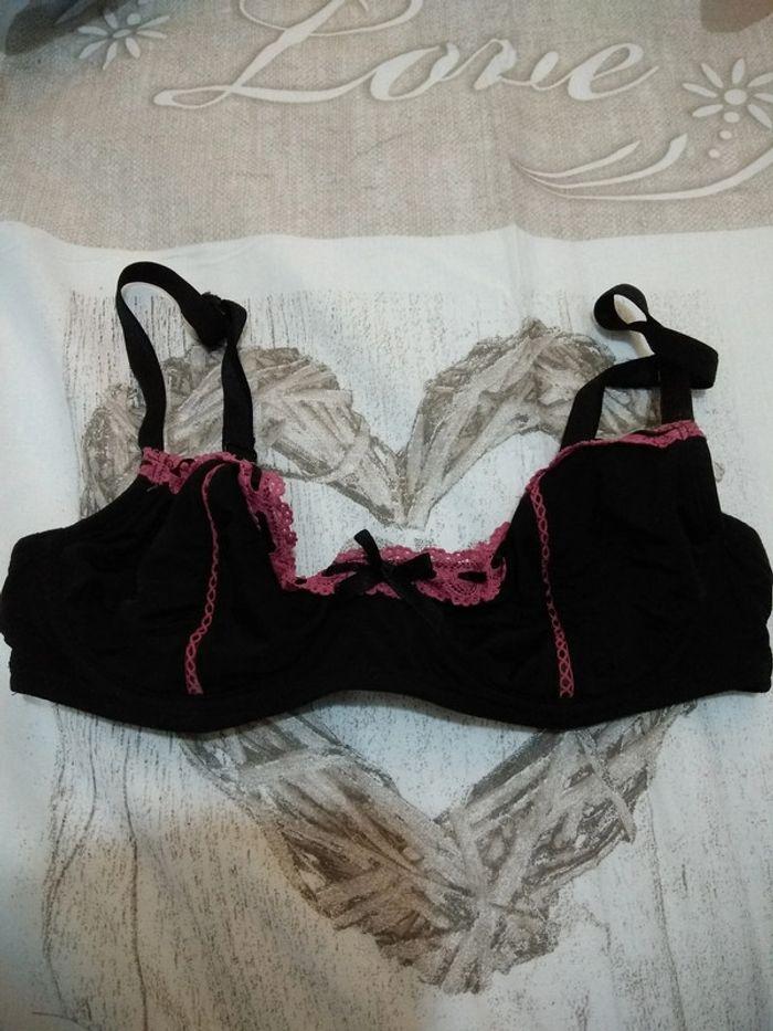 Soutien-gorge 85C - photo numéro 1