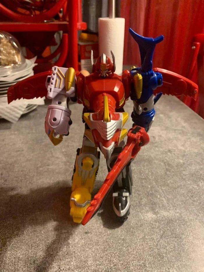 Power ranger megazord - photo numéro 1