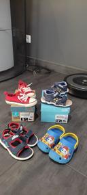 Lot 4 paires de chaussures des taille 25