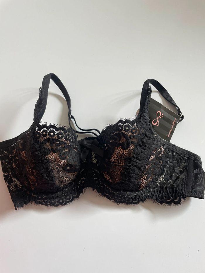 Soutien gorge noir Hunkemoller dentelle,  taille 90A - photo numéro 1