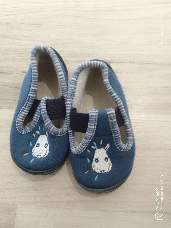 Chaussons pour bébé garçon en taille 20 - photo numéro 1