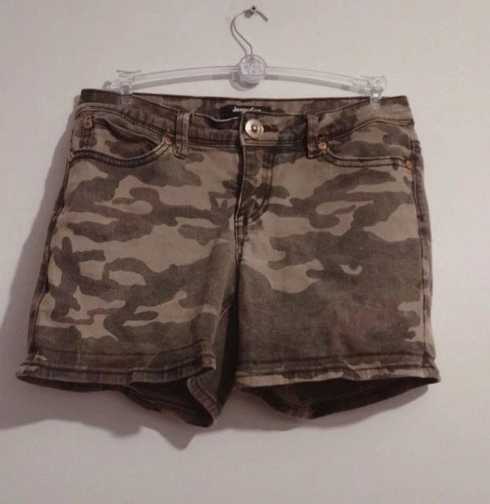 Short militaire taille 36 - photo numéro 1