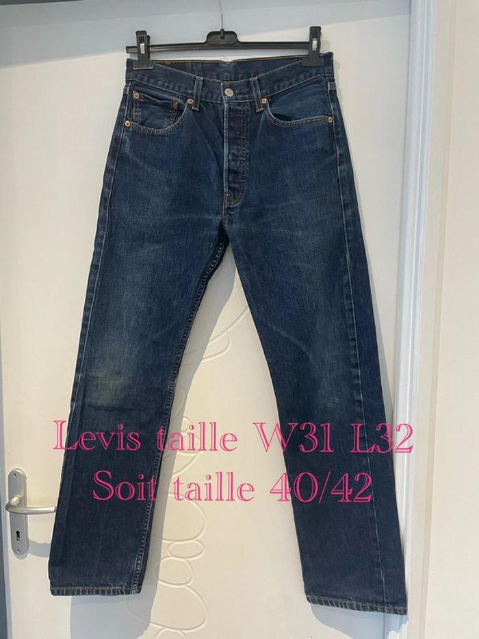 Jean homme bleu taille haute coupe droite levis taille W31 L32 soit taille 40/42 - photo numéro 1