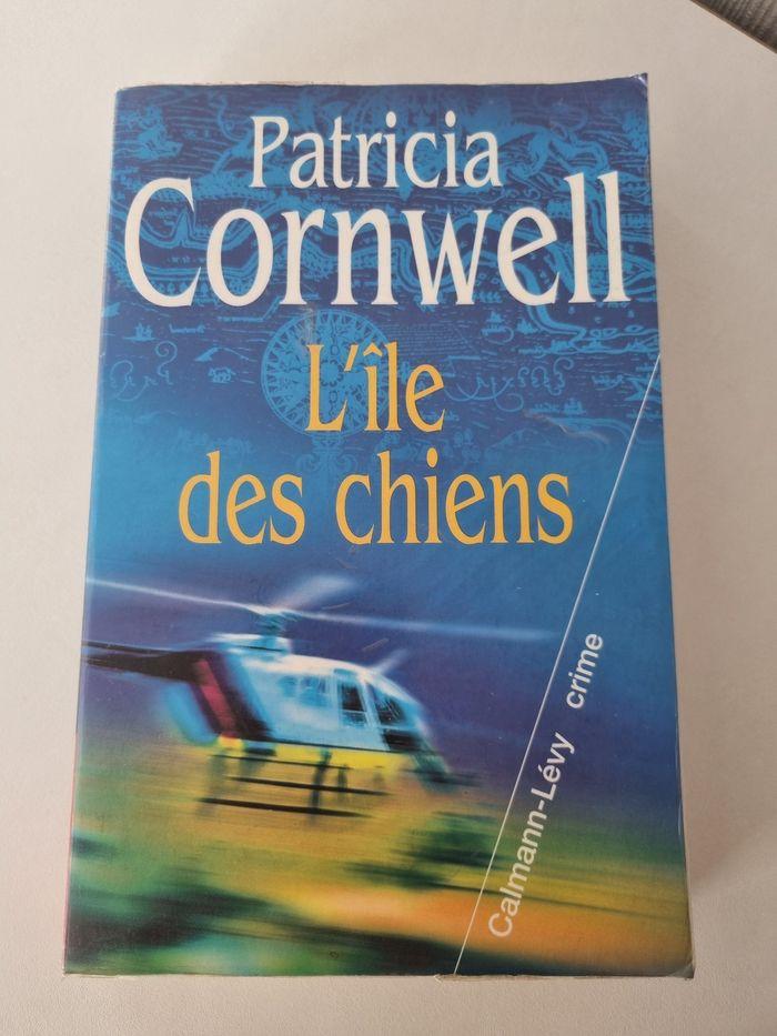 Livre L'île des chiens de Patricia Cornwell - photo numéro 1