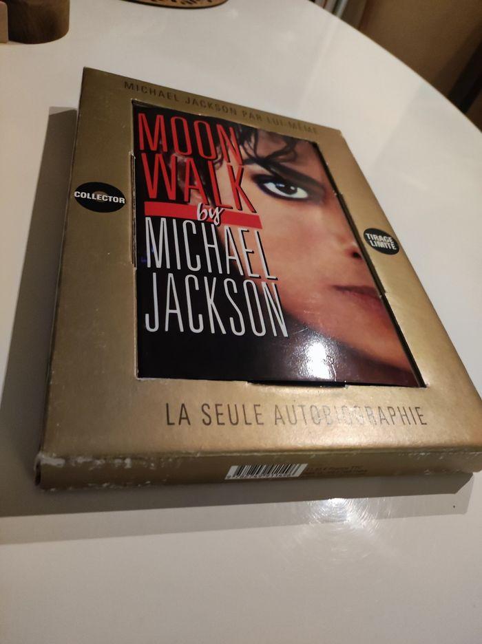 Livre Moon walk Michael Jackson collector - photo numéro 2