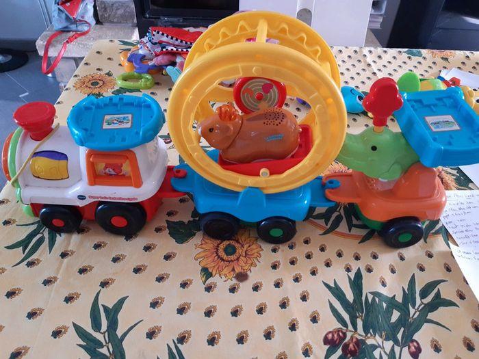 Super train vtech  fantastique rigolo - photo numéro 1