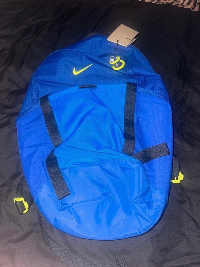 Nike Sac à dos neuf 27 litres - photo numéro 1