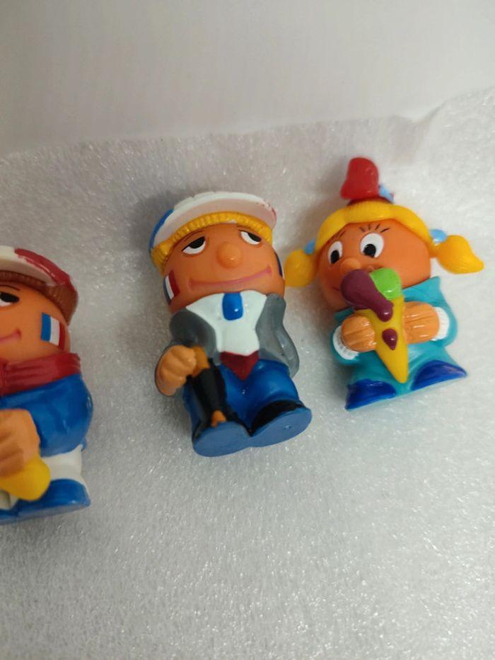 3 figurine fana d'foot football Ferrero France foot supporter kinder - photo numéro 5