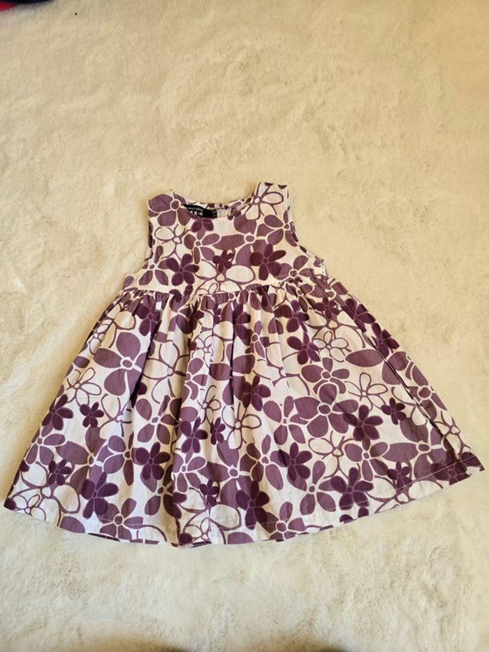 Robe fleurie violette tout compte fait 6 mois - photo numéro 1