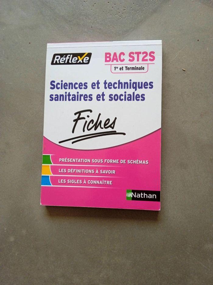 Livre de révision du bac ST2S - photo numéro 1