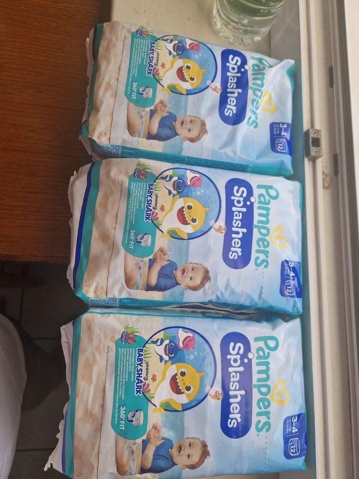 Lot Pampers splash