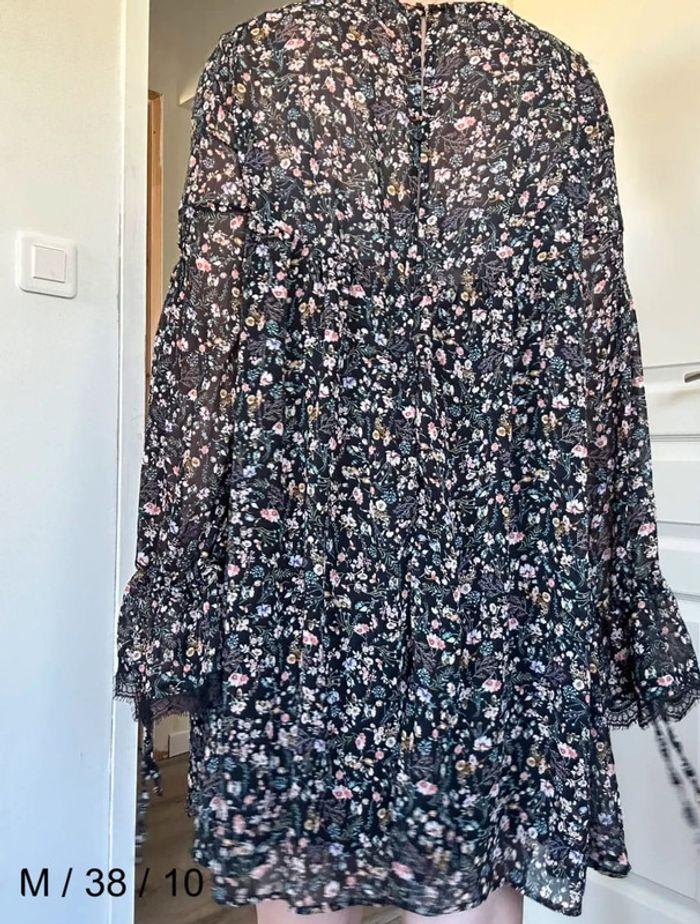 Robe fleurie babydoll Bershka – Romantique et féminine, taille 38 (M), très bon état 💖 - photo numéro 3