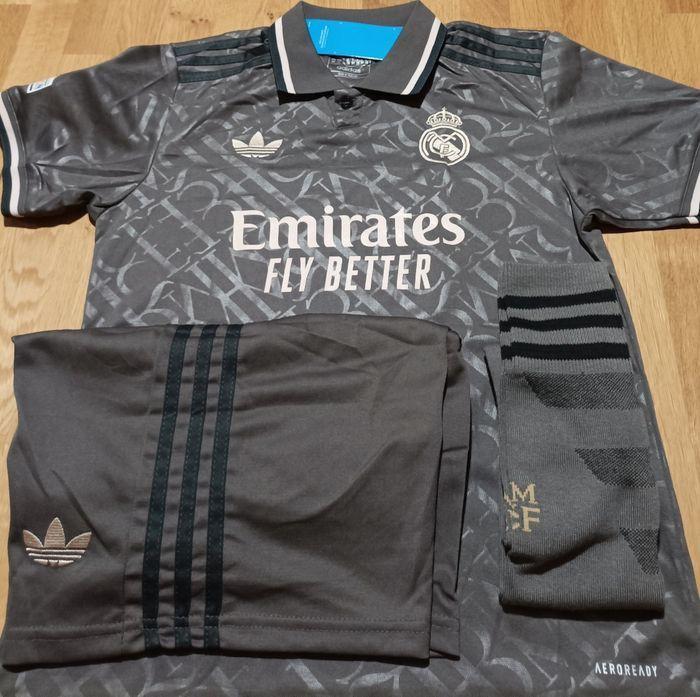 Maillot Mbappé Real de Madrid taille 12 ans modèle 2025 gris graphite - photo numéro 2