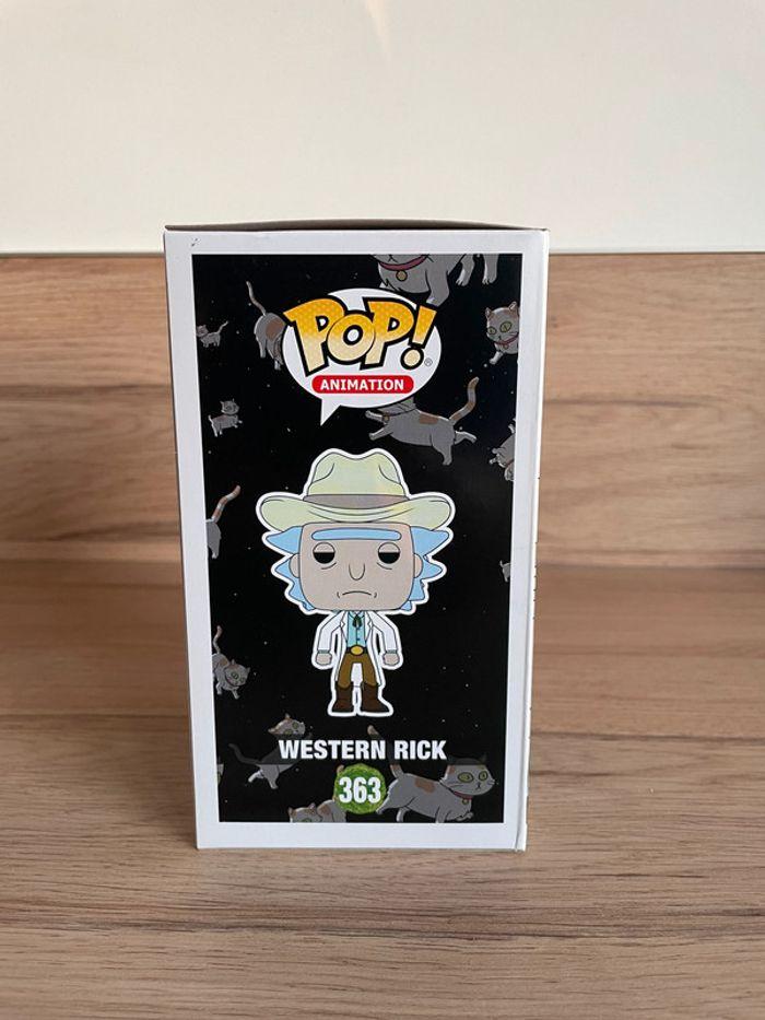 Figurine Funko Pop Rick et Morty : Western Rick 363 Summer Convention Special Edition - photo numéro 4