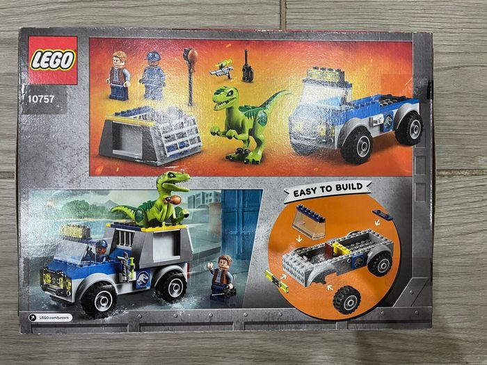 Lego Jurassic World Le camion de secours des raptors 10757 - photo numéro 2