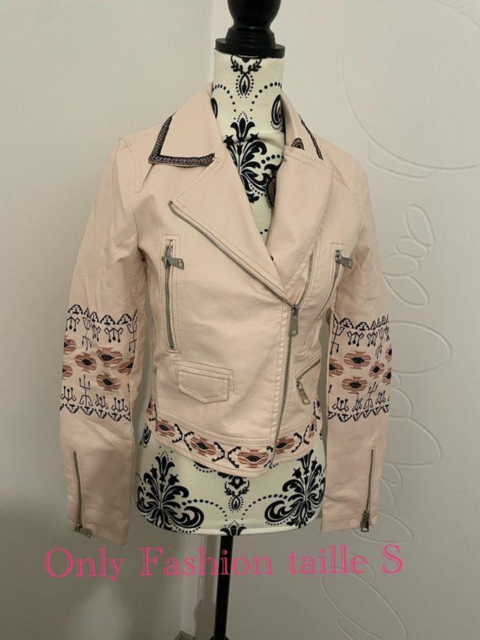 Veste perfecto similicuir rose broderie noir neuf only fashion taille S - photo numéro 1