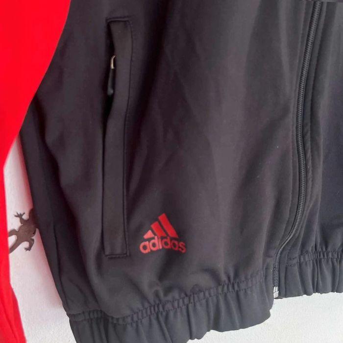 Veste  adidas  rouge et  noire - photo numéro 2