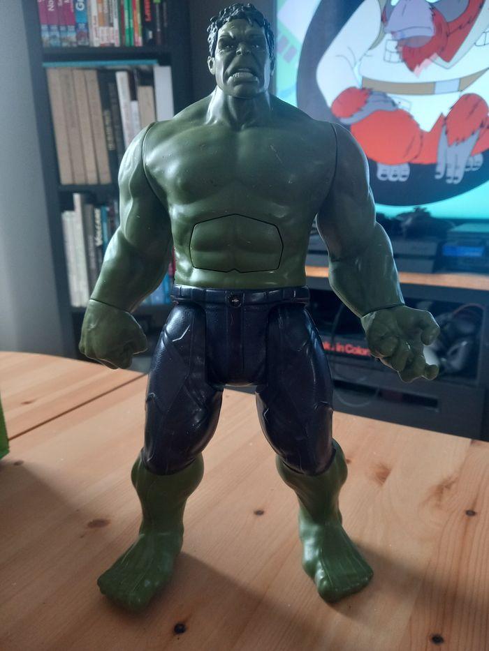 Hulk figurine sonore 30 cm