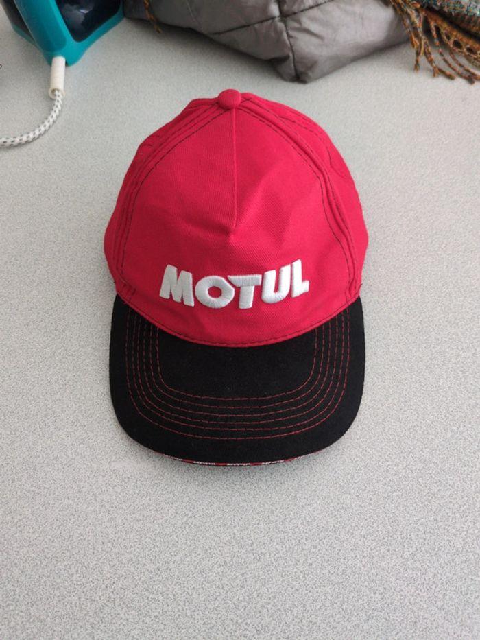 Casquette motul brodée - photo numéro 1