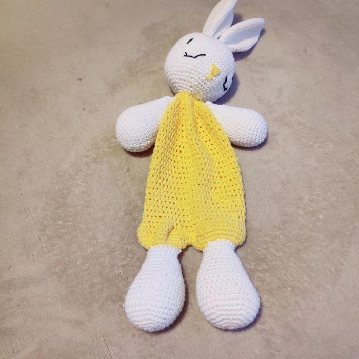 Doudou lapin jaune et blanc - photo numéro 4