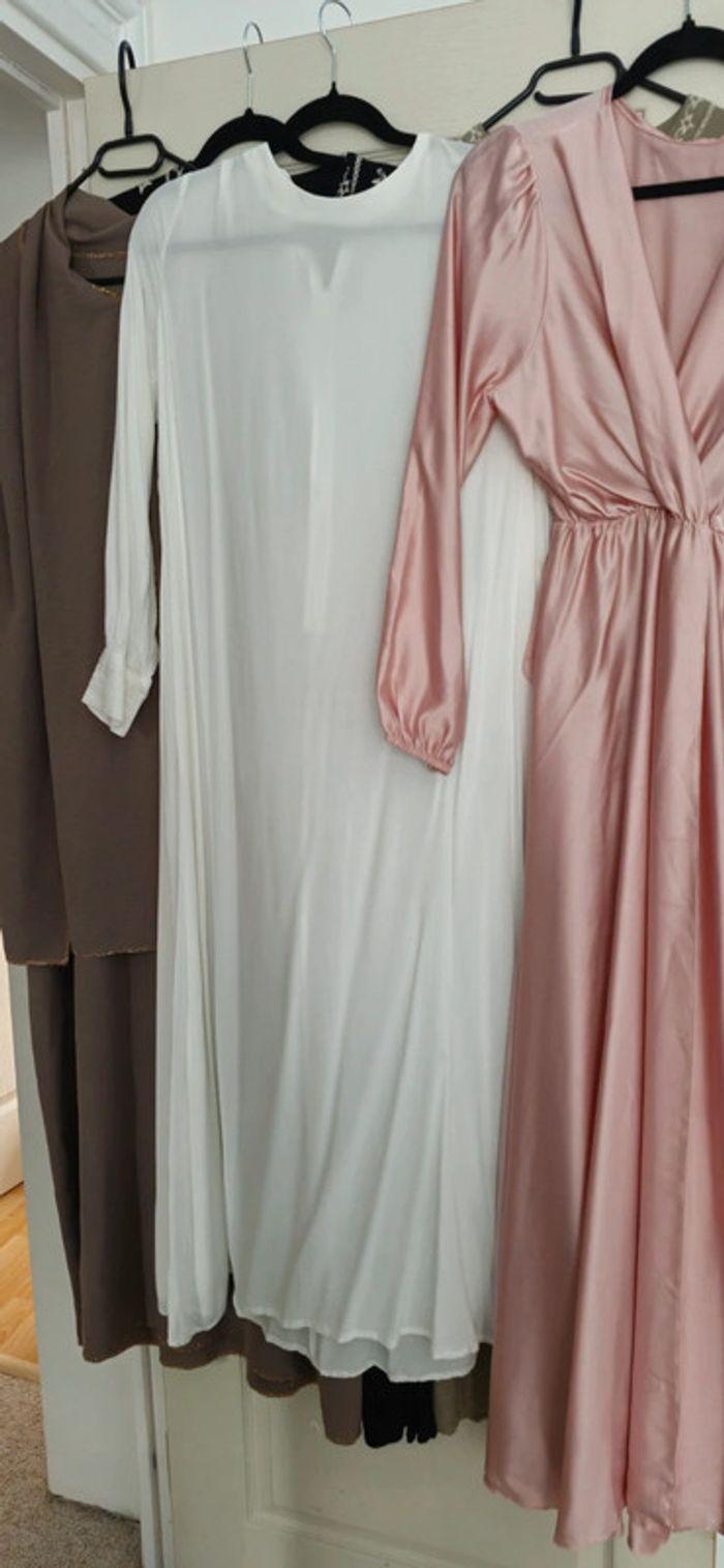 Lot 5 robes - photo numéro 3