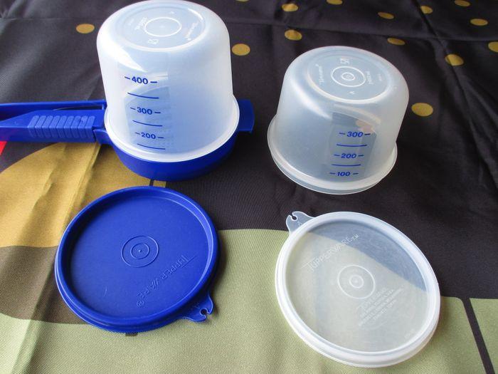 Tupperware saupoudreuse farine/sucre bleu en très bon état - photo numéro 2