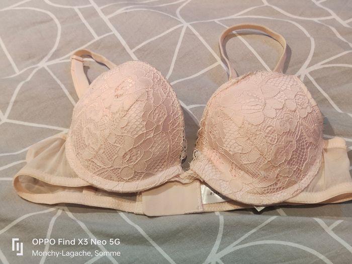 Soutien gorge avec armature et rembourrage 85 A Primark à 2€-50% dès 2 achetés - photo numéro 1