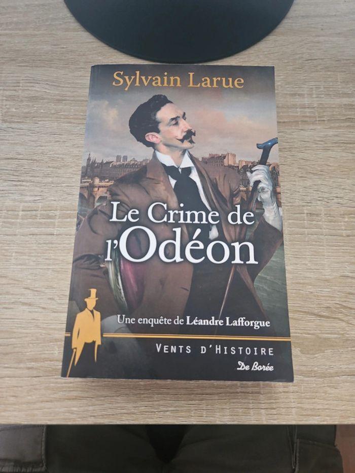 Livre neuf le crime de l'odeon - photo numéro 1