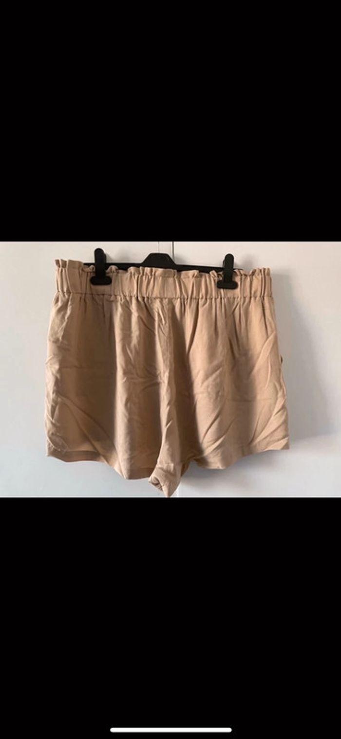 Short beige Primark taille 46 - photo numéro 2