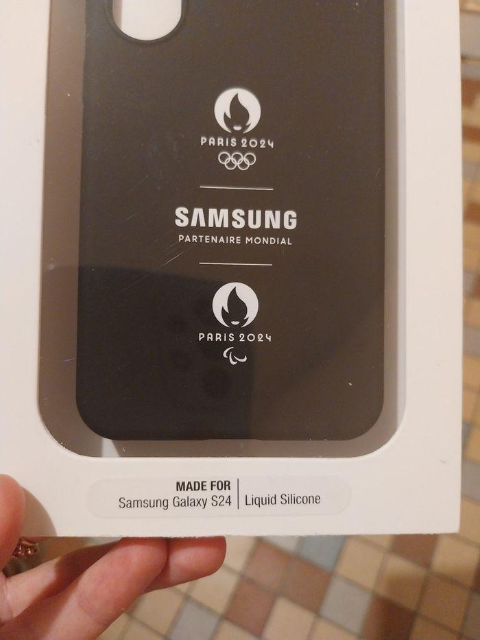 Coque Samsung Galaxy S24  Paris 2024 neuve jamais ouvert - photo numéro 2